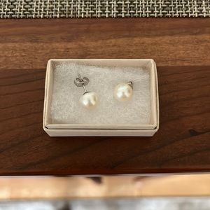 Pearl earrings